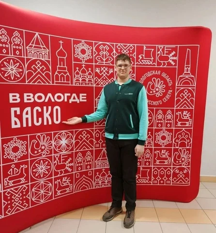 На фото победитель олимпиады Артём Спиненко 