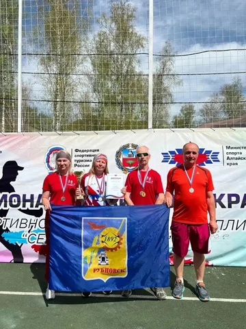 на фото рубцовские участники чемпионата 