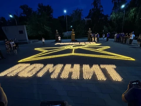 Изображение Вечного огня из тысячи свечей 