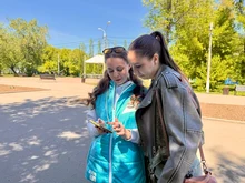 волонтёры работают 