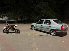 питбайк и автомобиль
