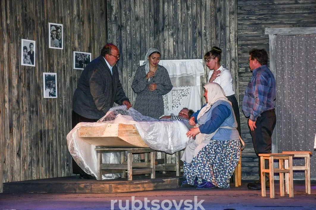 Артисты на сцене