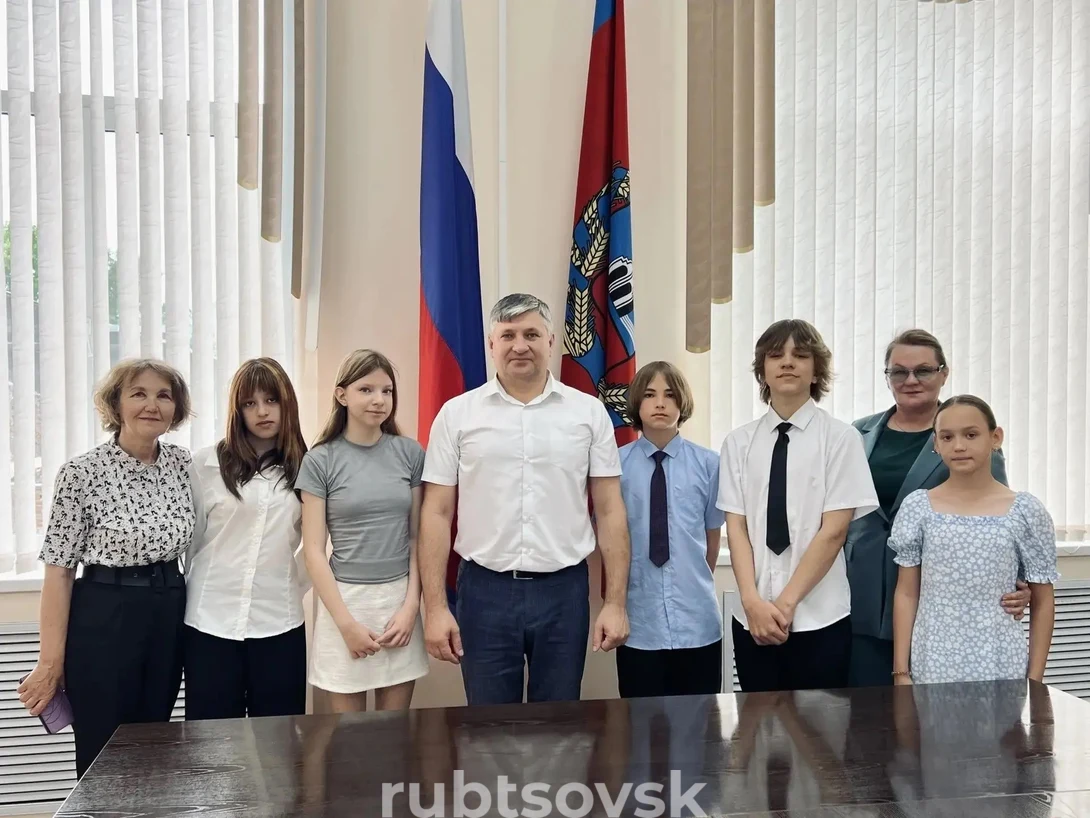 Глава города с начинающими журналистами