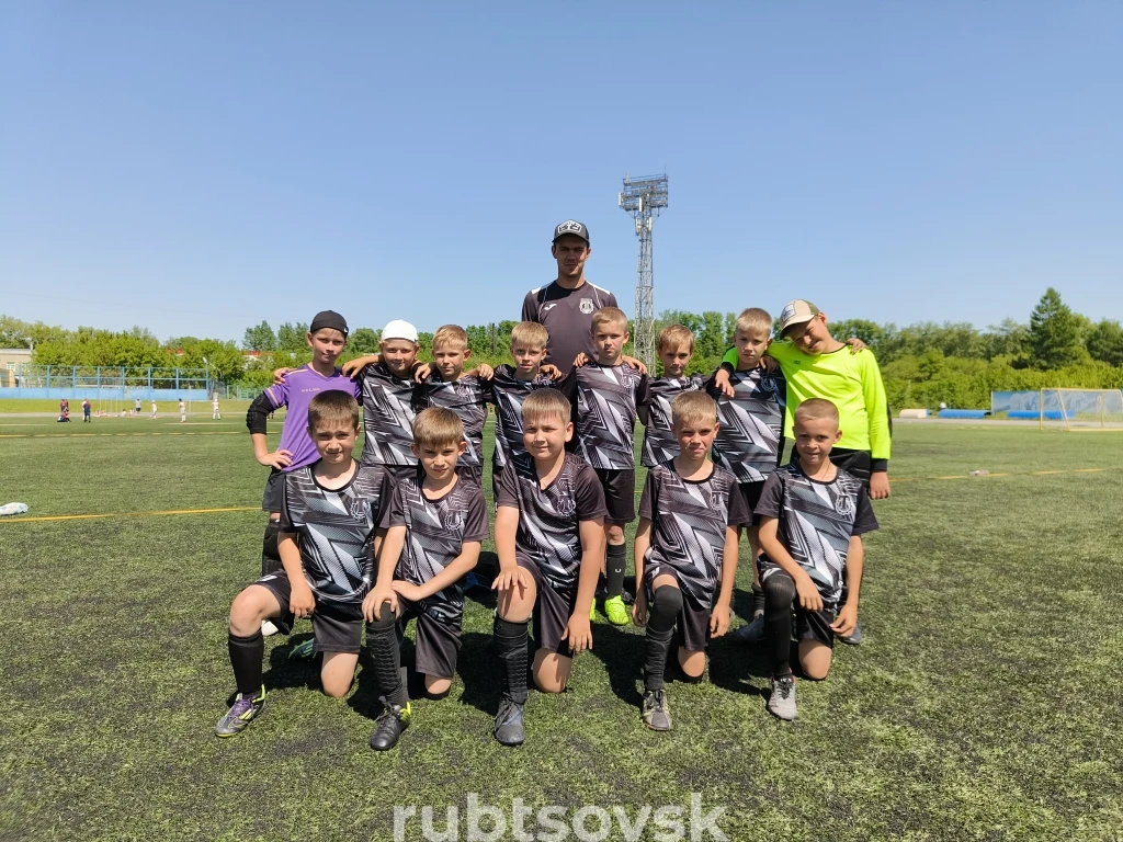 футболисты