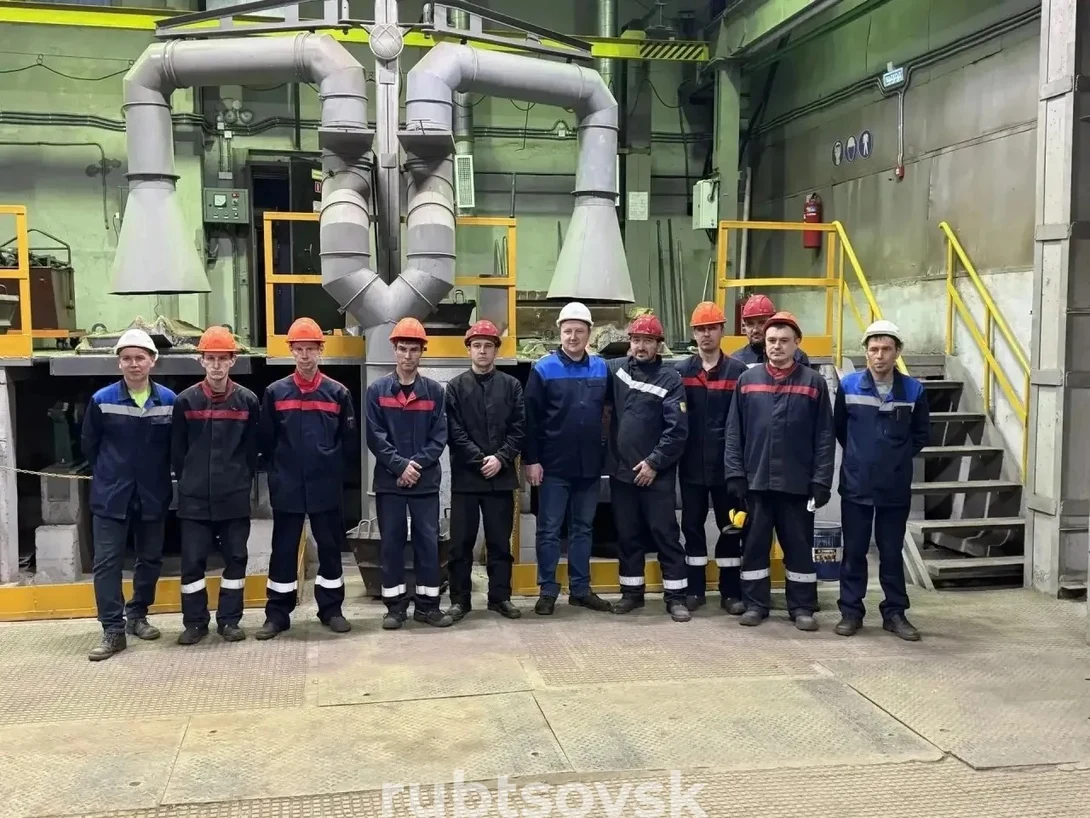 Рабочие завода Литком